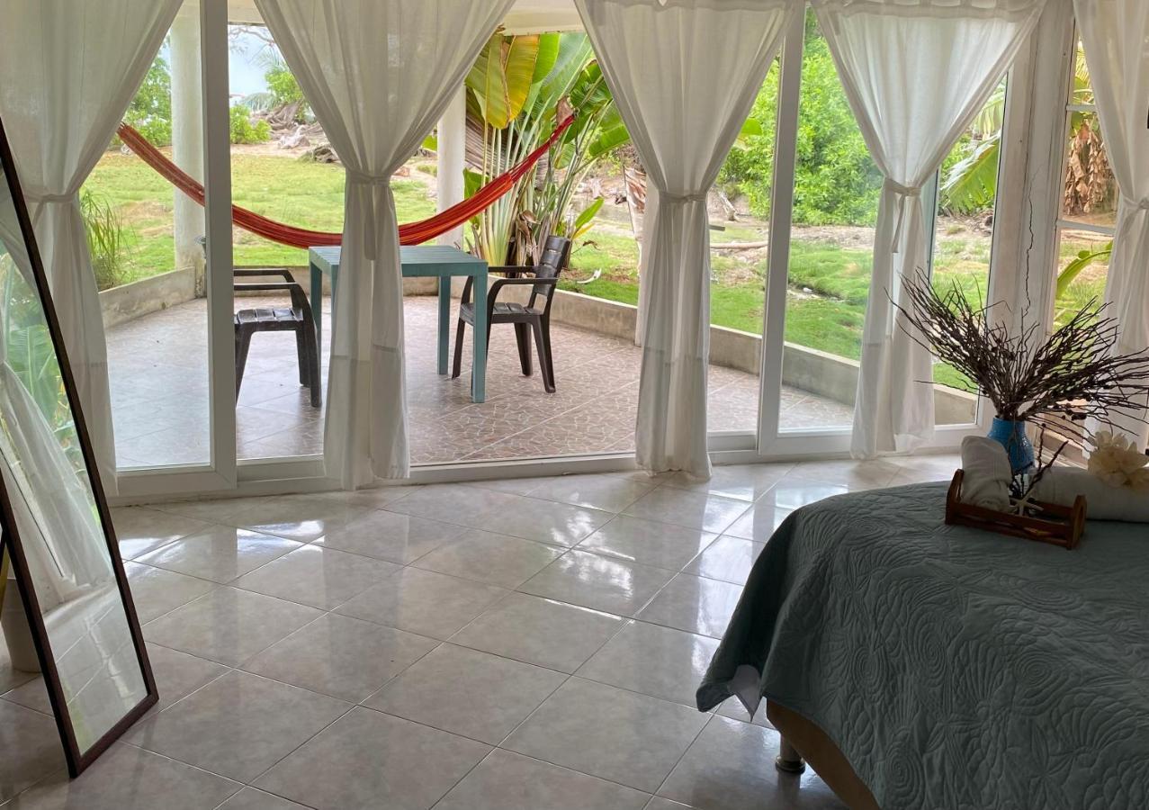 Islander House On Rocky Cay Beach San Andrés Екстериор снимка